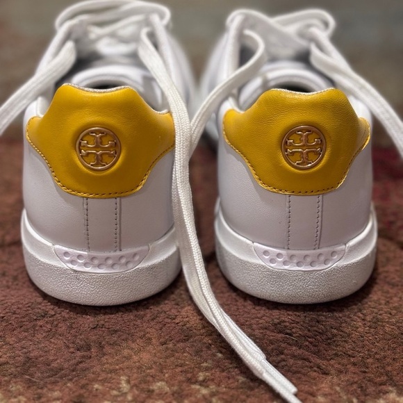 Tory Burch Howell Sneaker in Titanium White/ Goldfinch - Picture 1 of 1